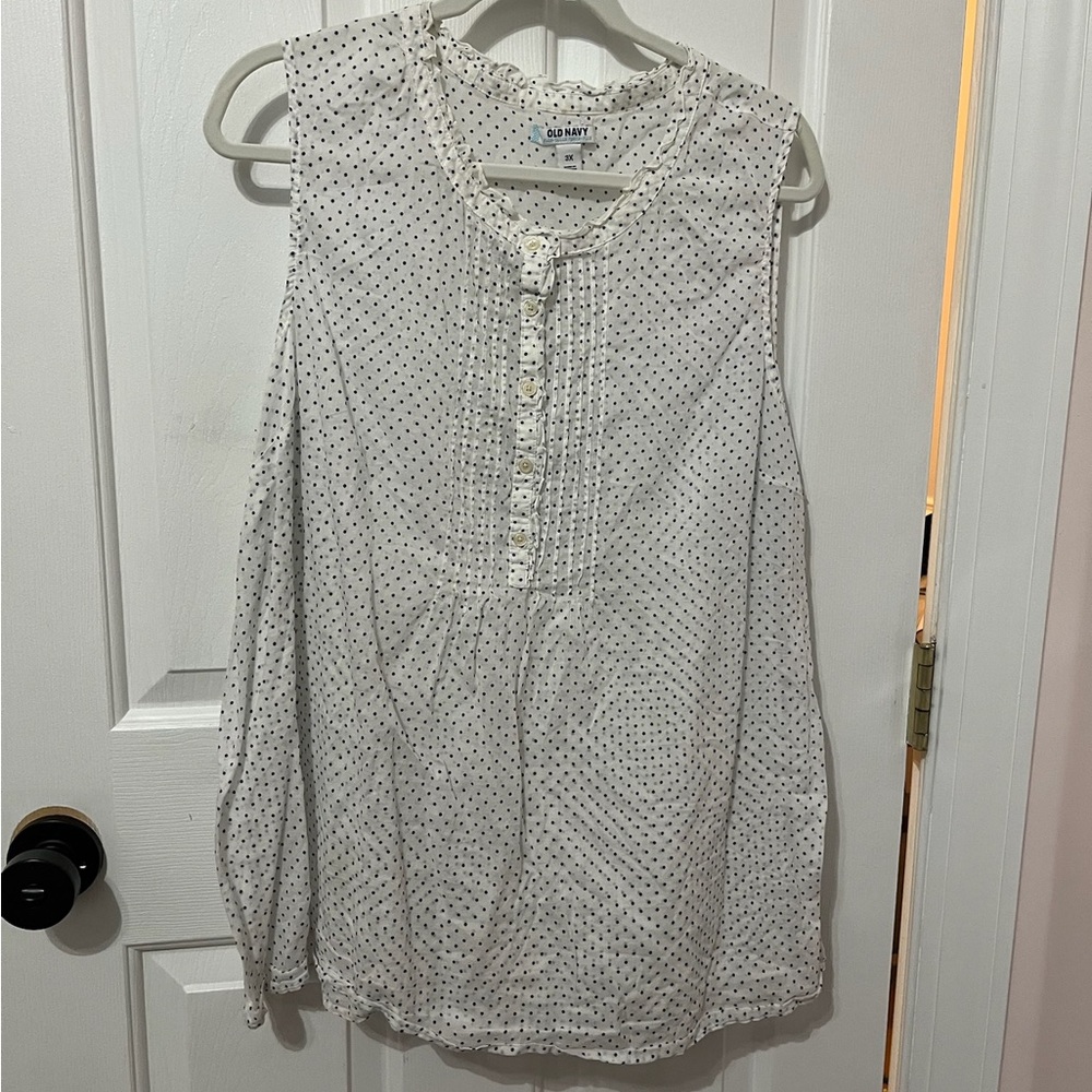 Old Navy White Sleeveless Polka Dot Blouse